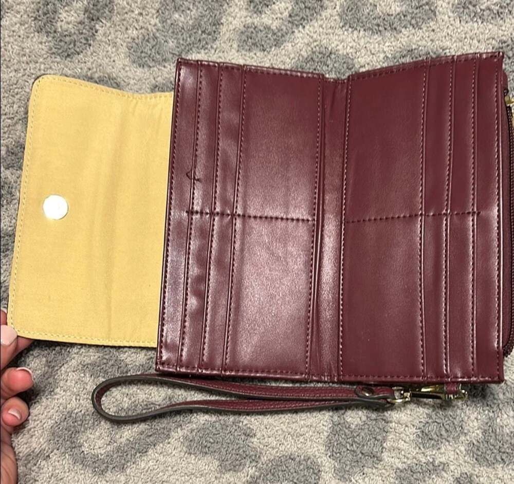 Nanette Lepore Pebble Grain Burgundy Wristlet Wallet with Card Slots - Picture 3 of 4